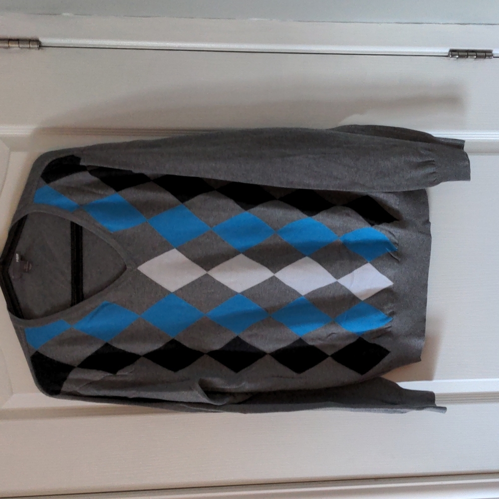 Argyle v-neck sweater